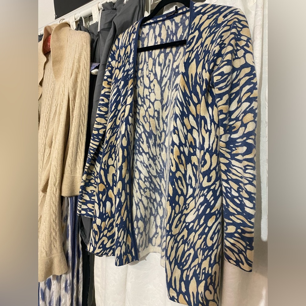 Modern animal print sweater J.M. Laughlin in size xs fits more like small or me